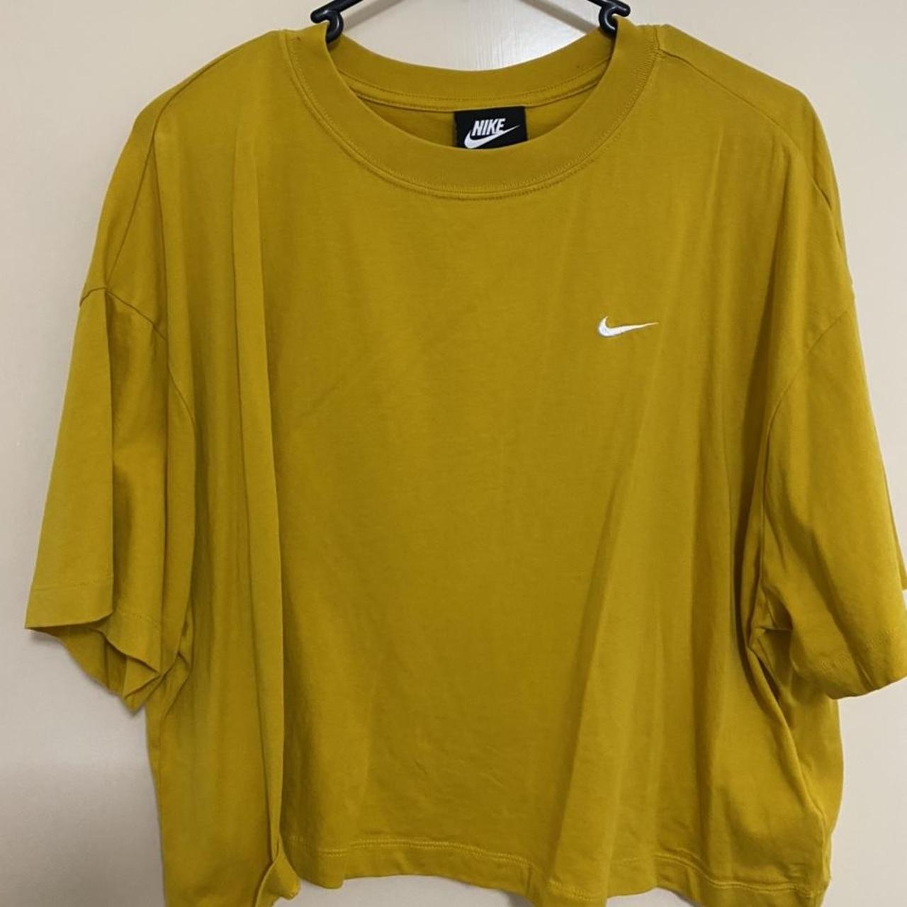 NIKE CROPED BOX TEE Cute box cut tee but I never... - Depop