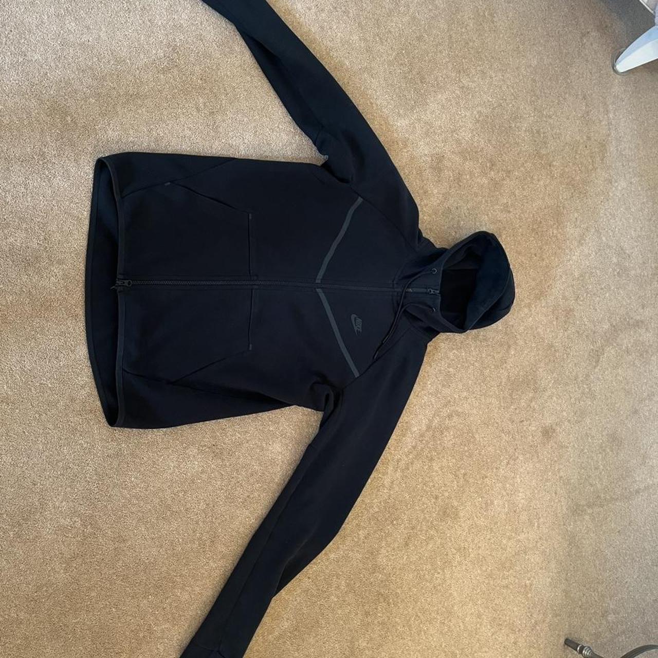 Nike Men's Black Hoodie | Depop