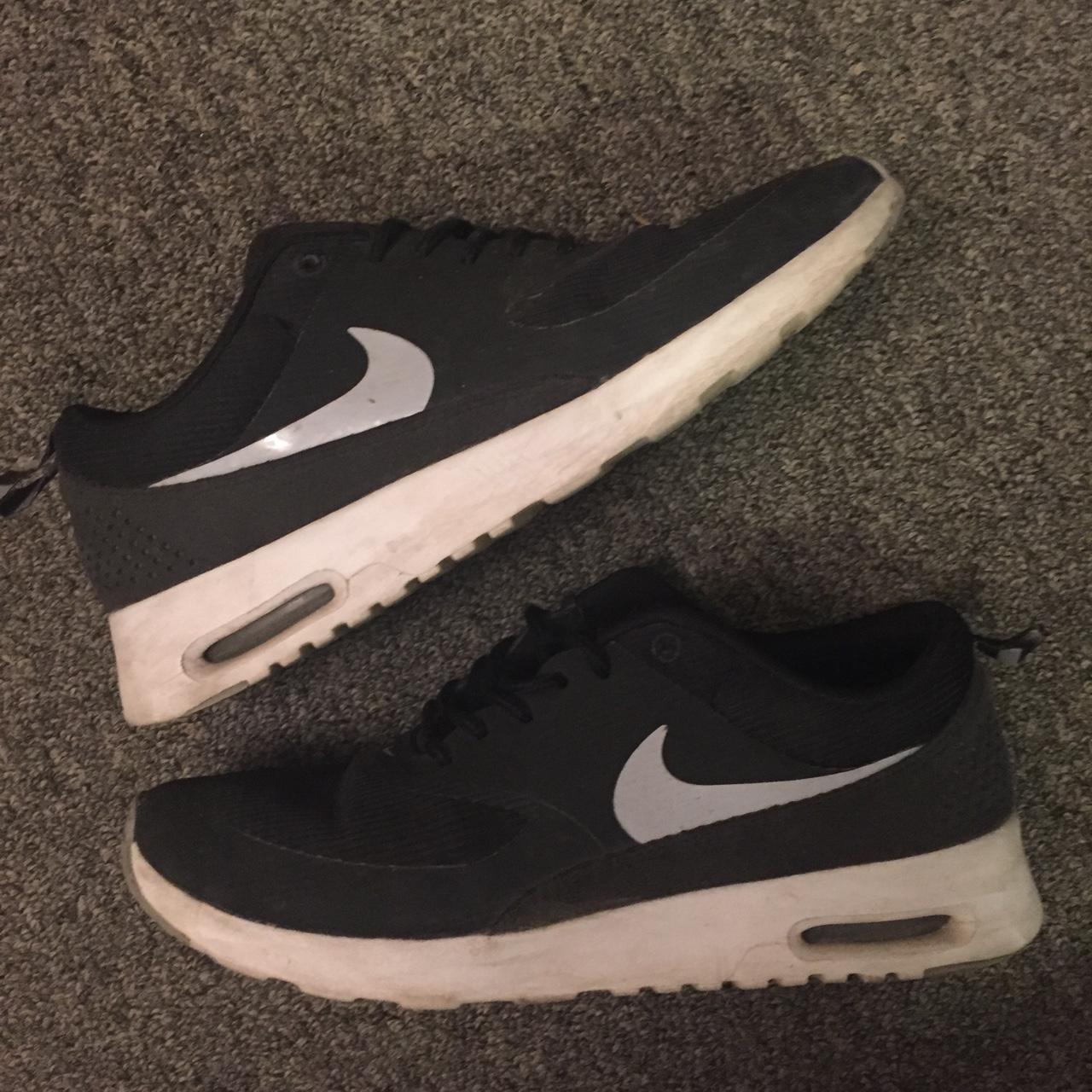 theas nike black