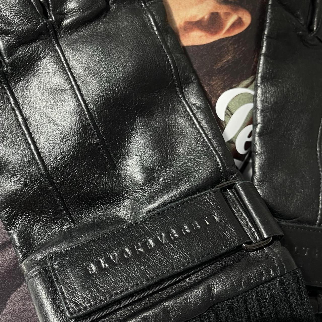 Neil Barrett Women's Black Gloves (2)