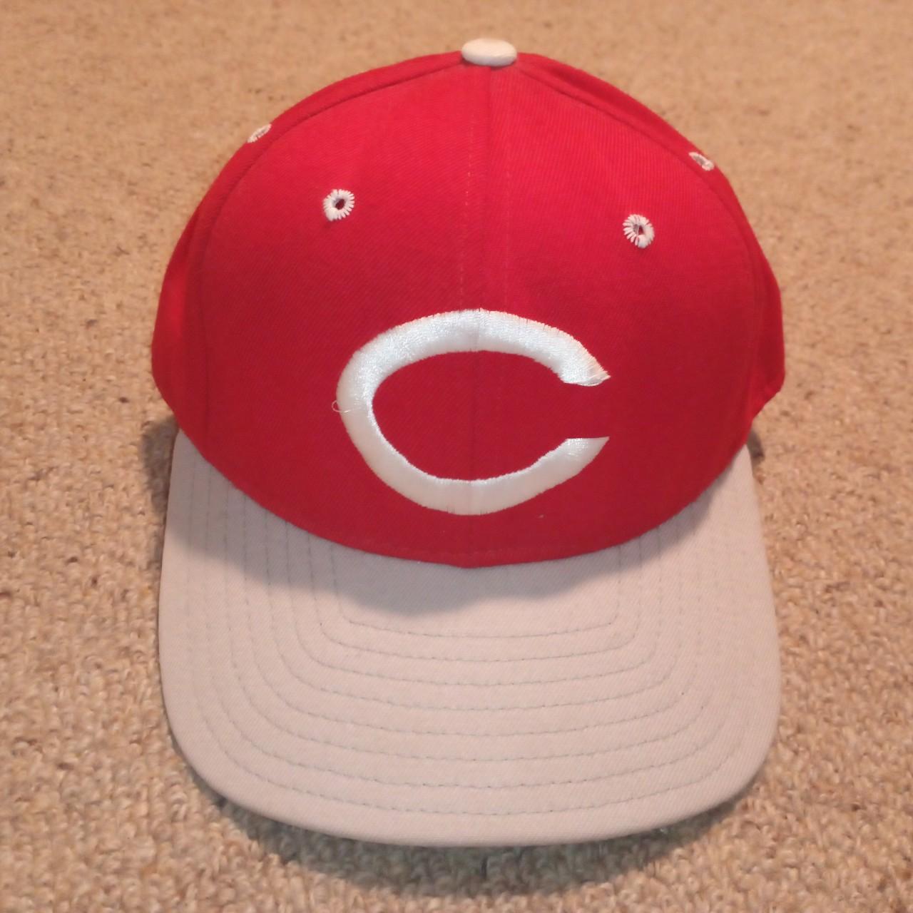 Large/extra large Cincinnati reds hat. About 5 yrs old - Depop