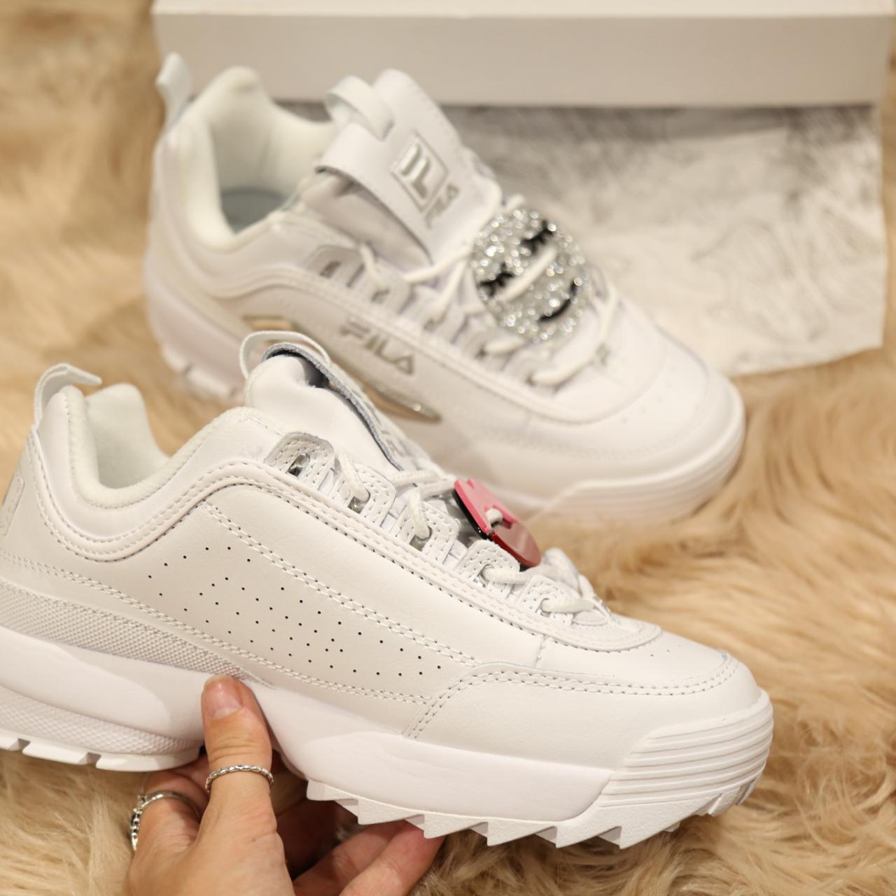 Fila disruptor ii hotsell trainers white heart exclusive