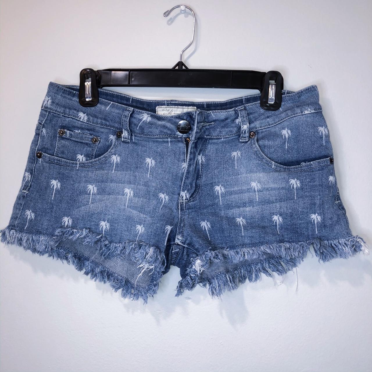 Vintage Havana Women's Shorts | Depop