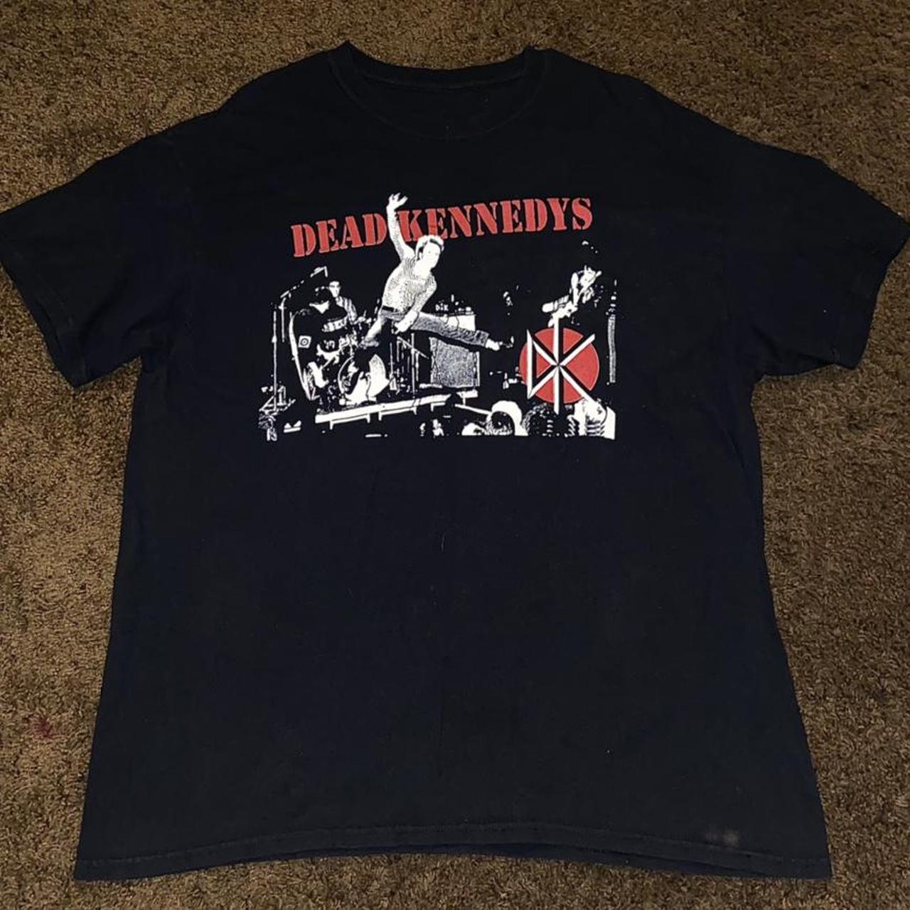 Men's Black and Red T-shirt