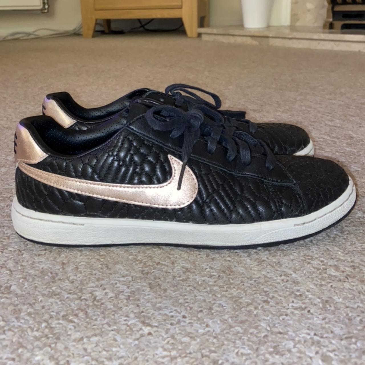 Nike black and clearance rose gold trainers