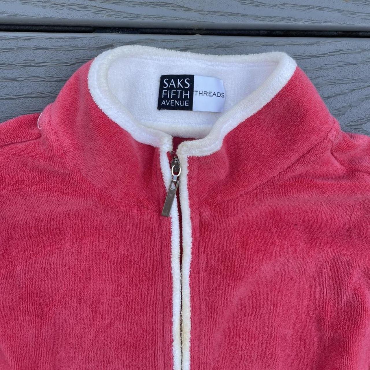 A. Saks Women's White and Red Sweatshirt (2)