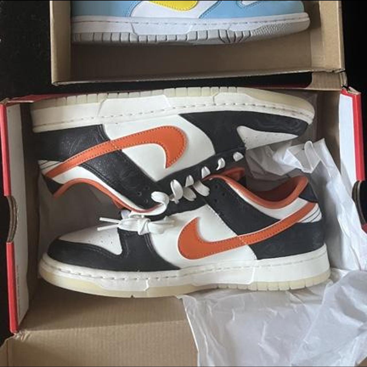 Nike Men's Orange and Black Trainers | Depop