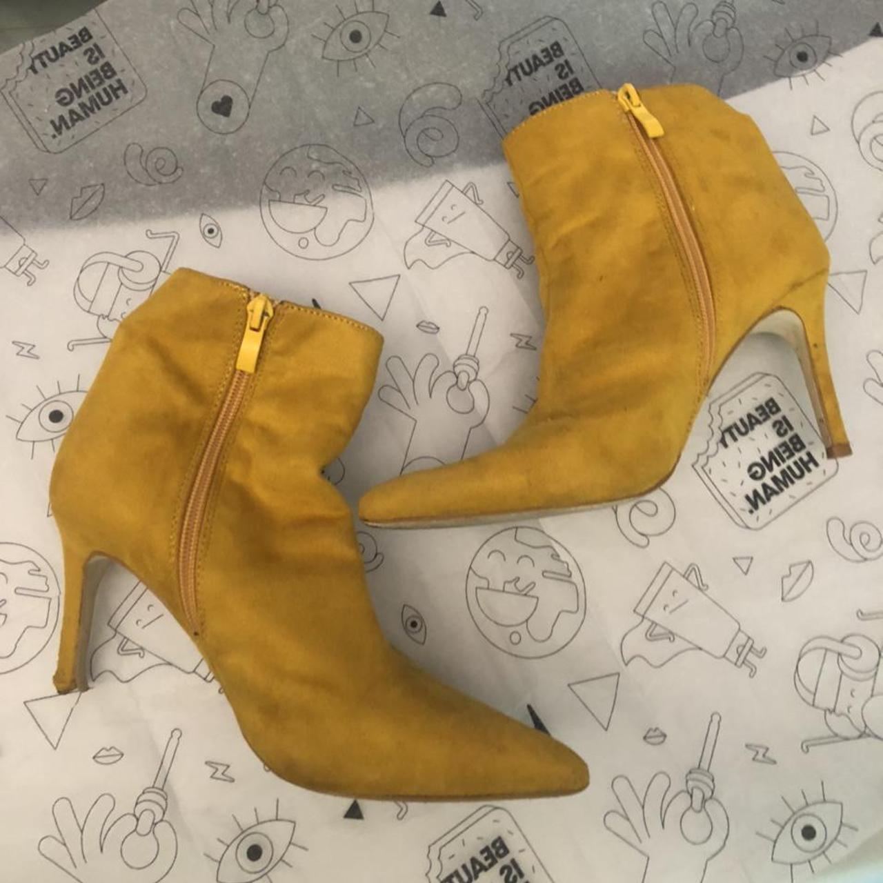boots yellow mellow