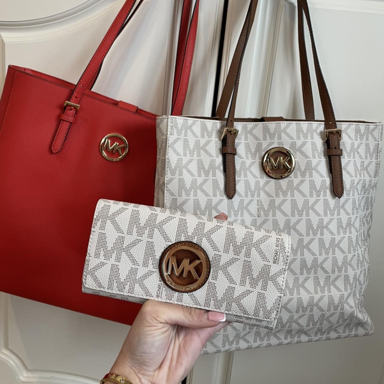 Authentic popular Michael Kors Tote