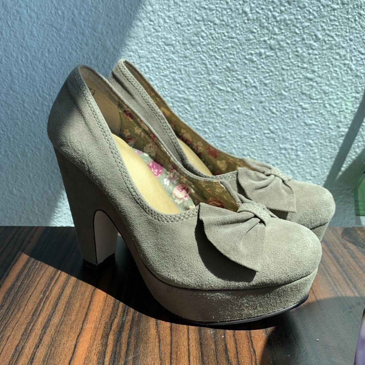 Light grey 2024 suede heels