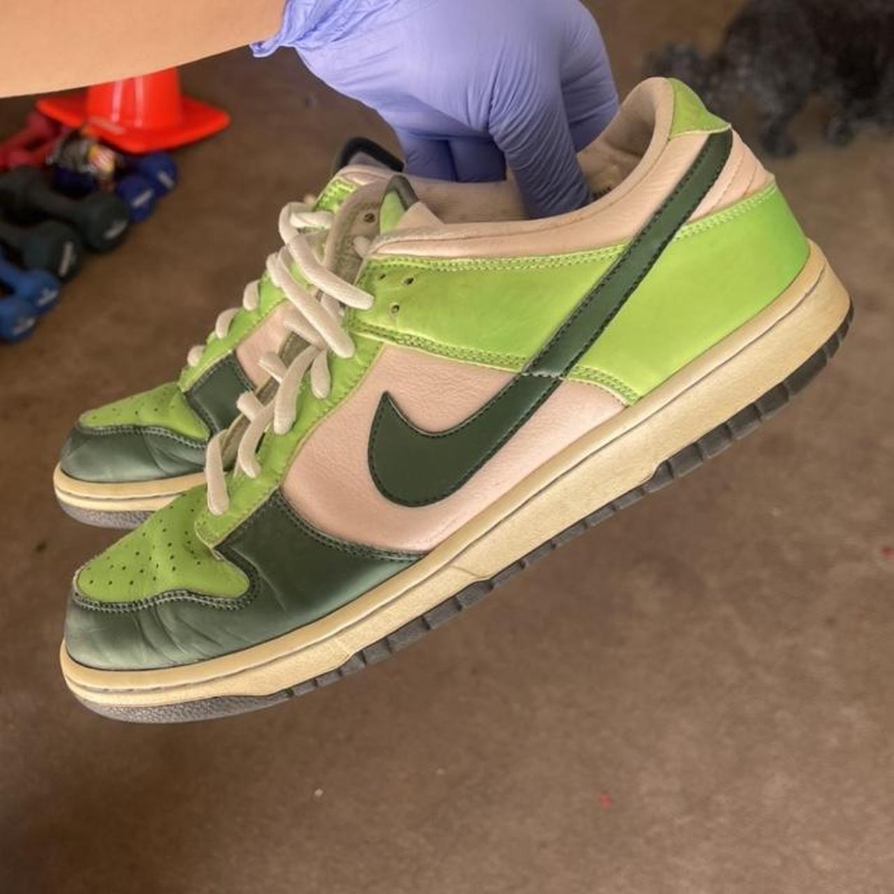 mens green nike trainers