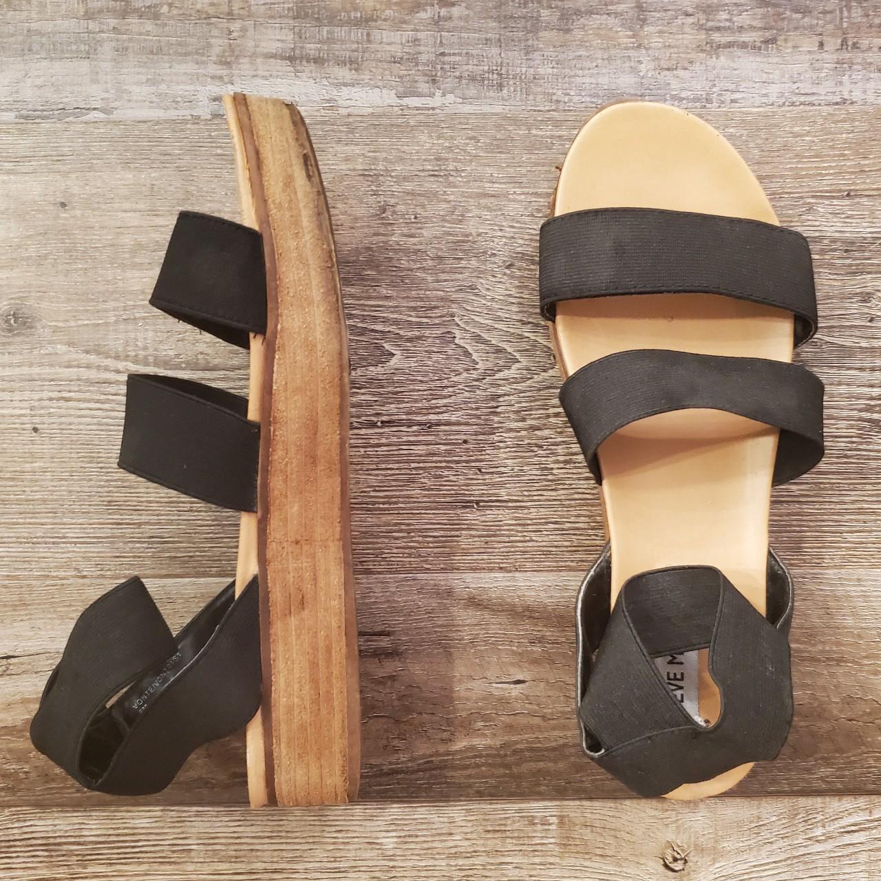 Steve madden black store and tan sandals