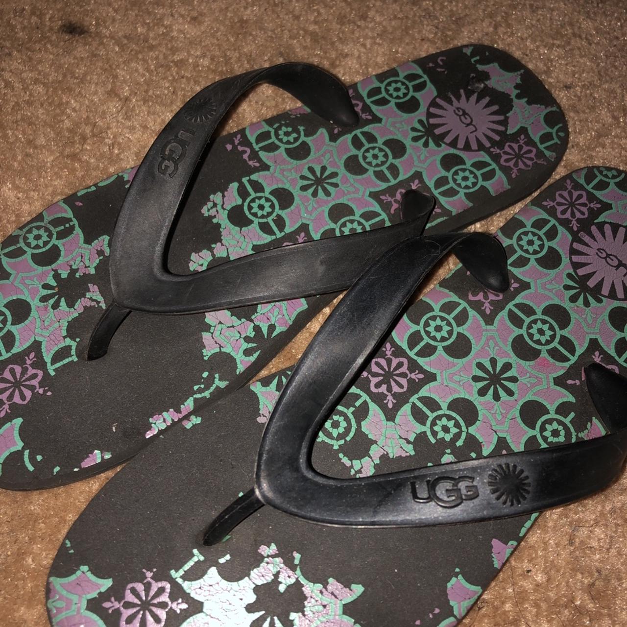 ugg flip flops size 5