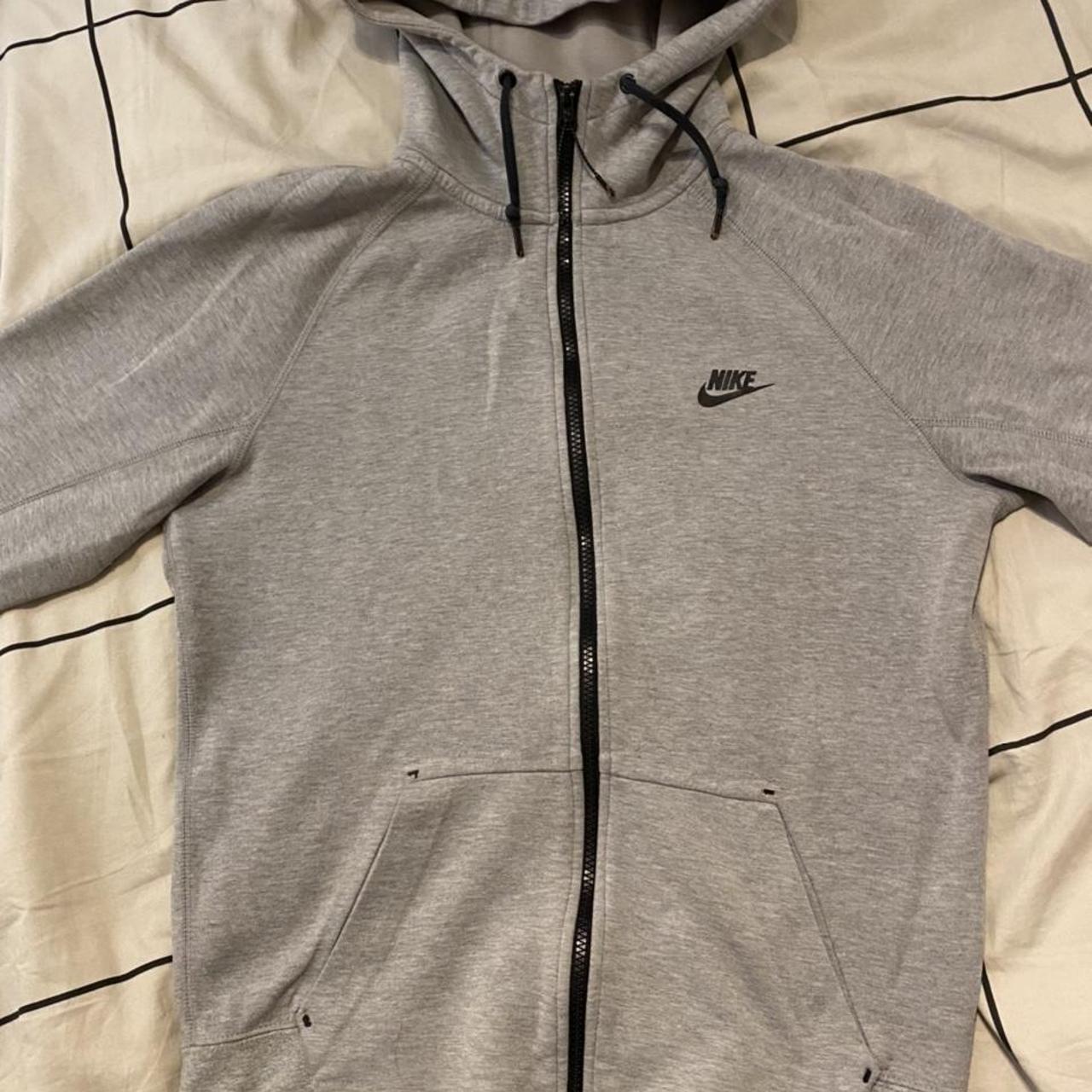 nike tech fleece hoodie with strings