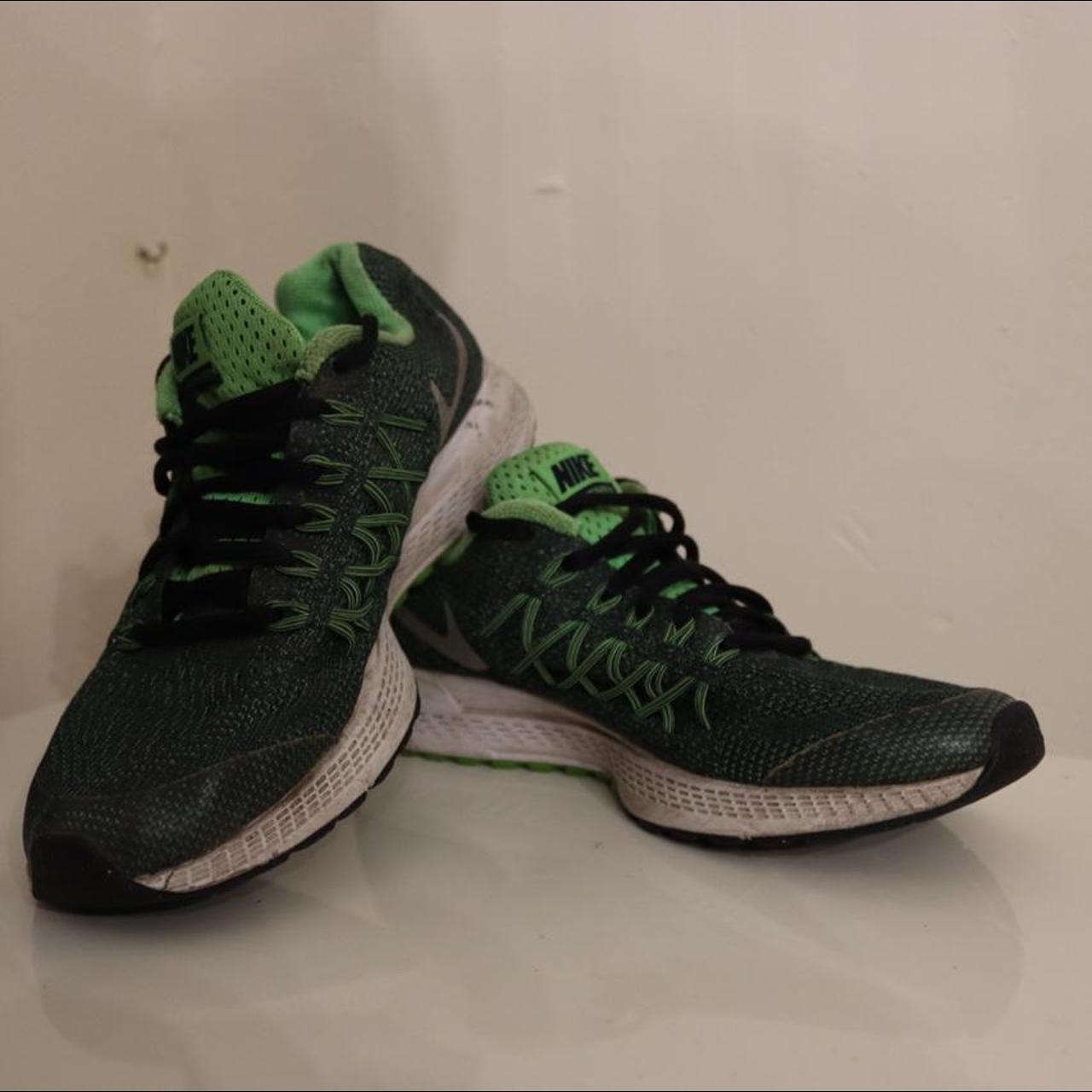 womens nike green trainers