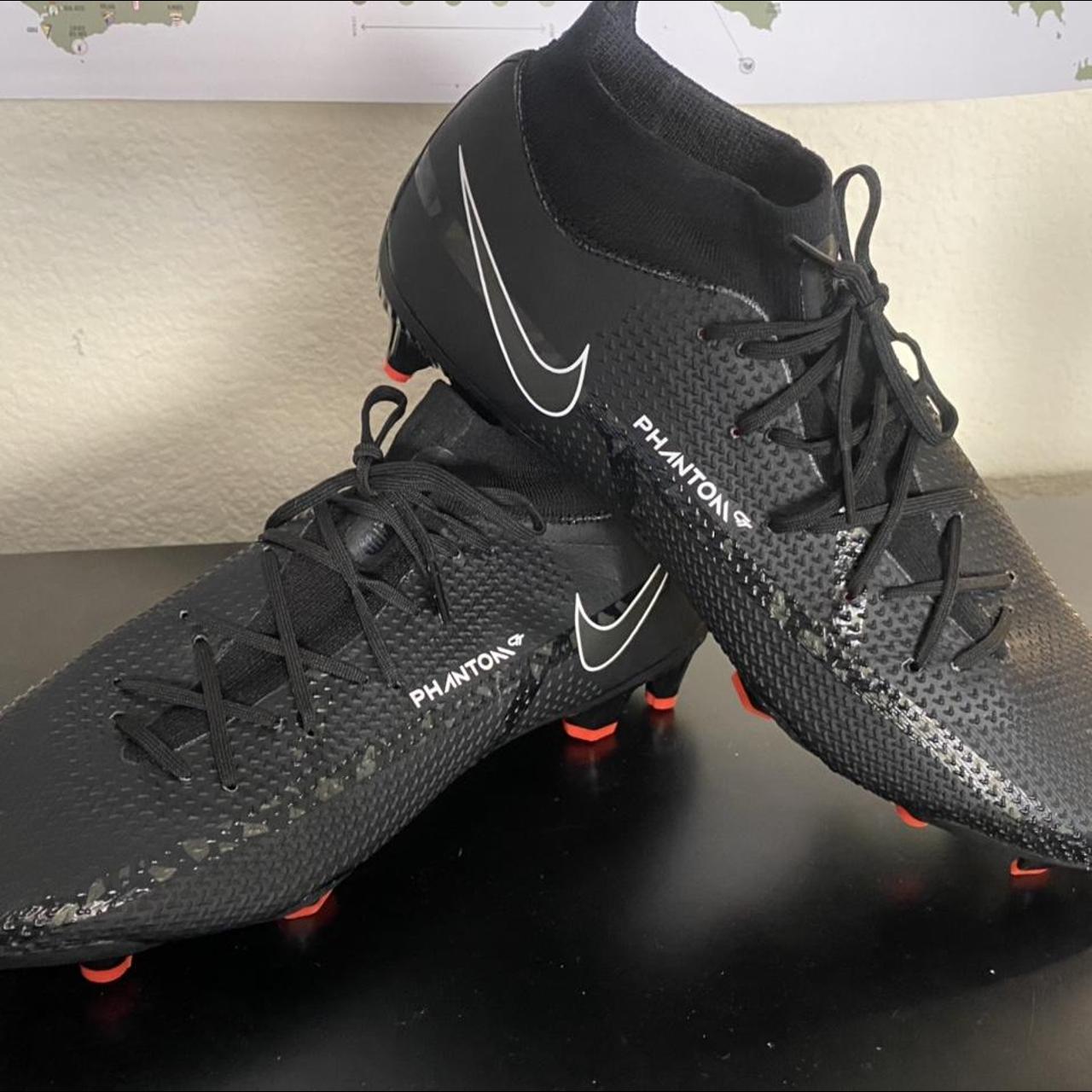 Product Image 1 - Nike Phantom Soccer Cleats/Football Boots

worn