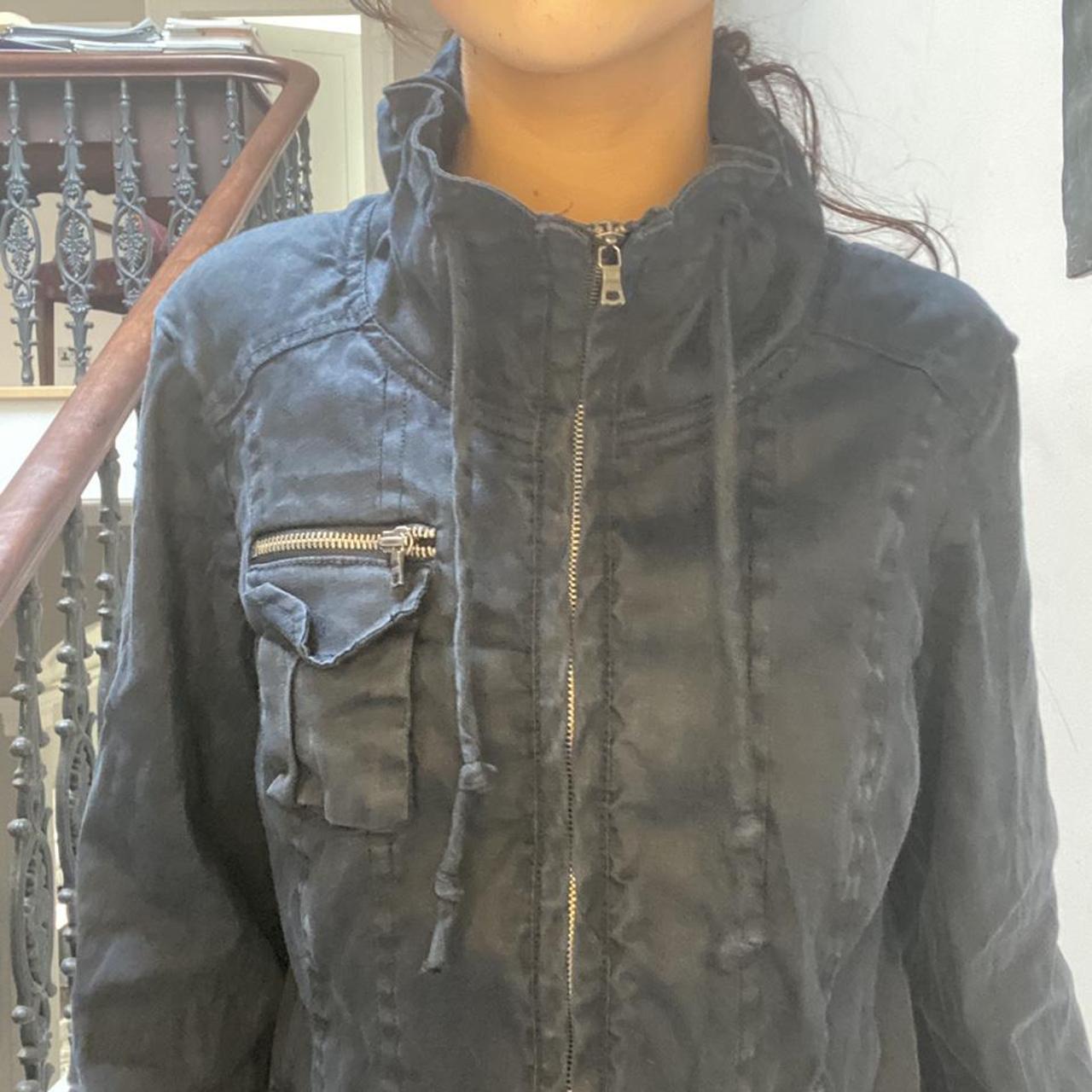 Gap Women's Navy and Black Jacket Depop