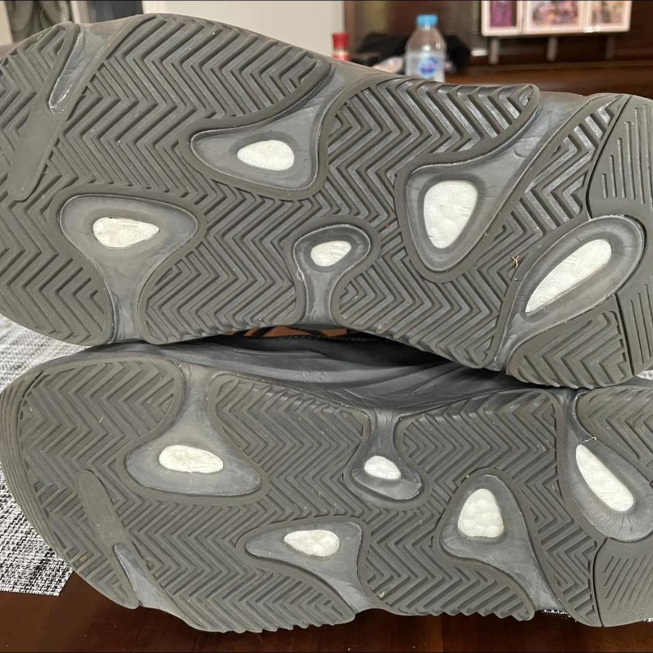 vanta v2 yeezy