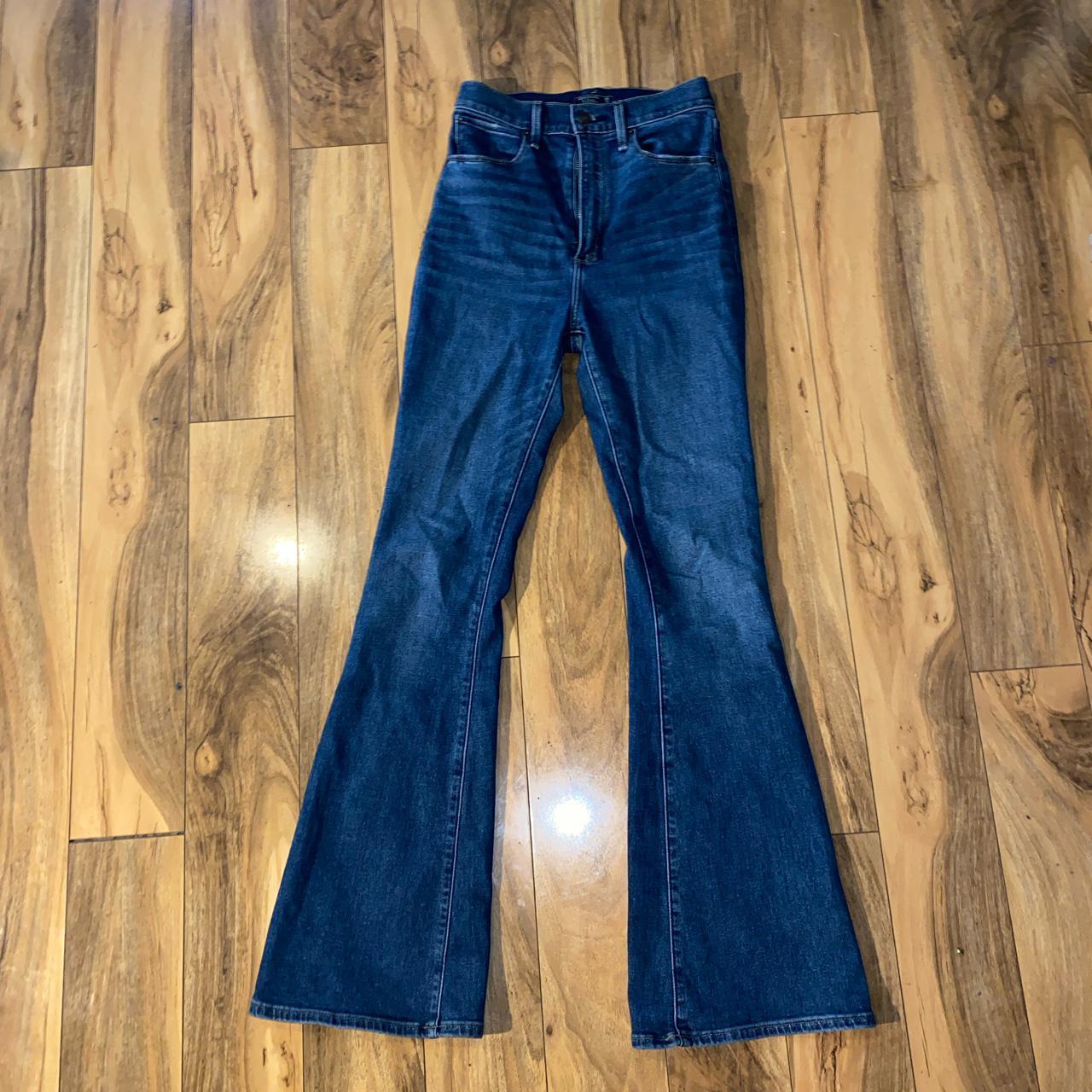 Abercrombie & Fitch Women's Navy Jeans Depop