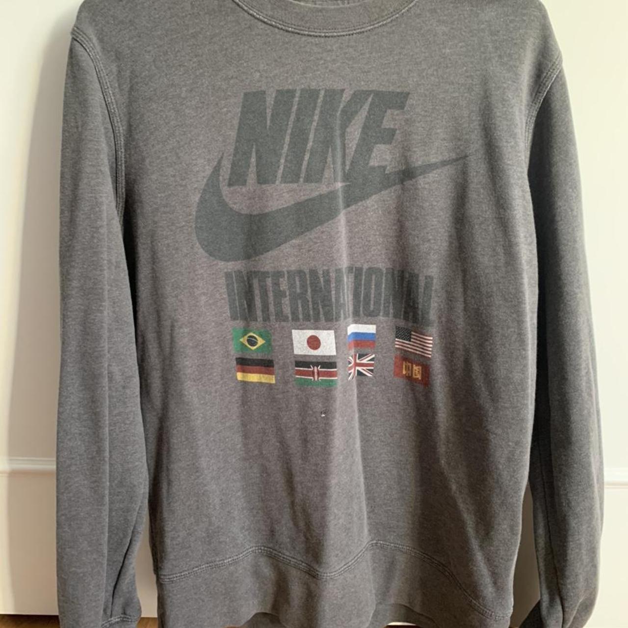 nike international sweater