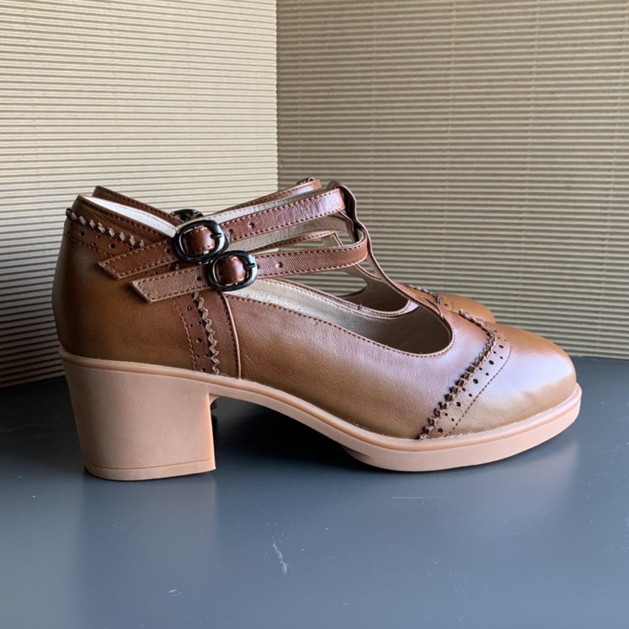 brown t-strap vintage-esque shoes by ecosusi! theyre