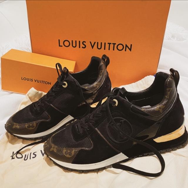 Louis Vuitton Blue Runaway sneaker Used but in - Depop