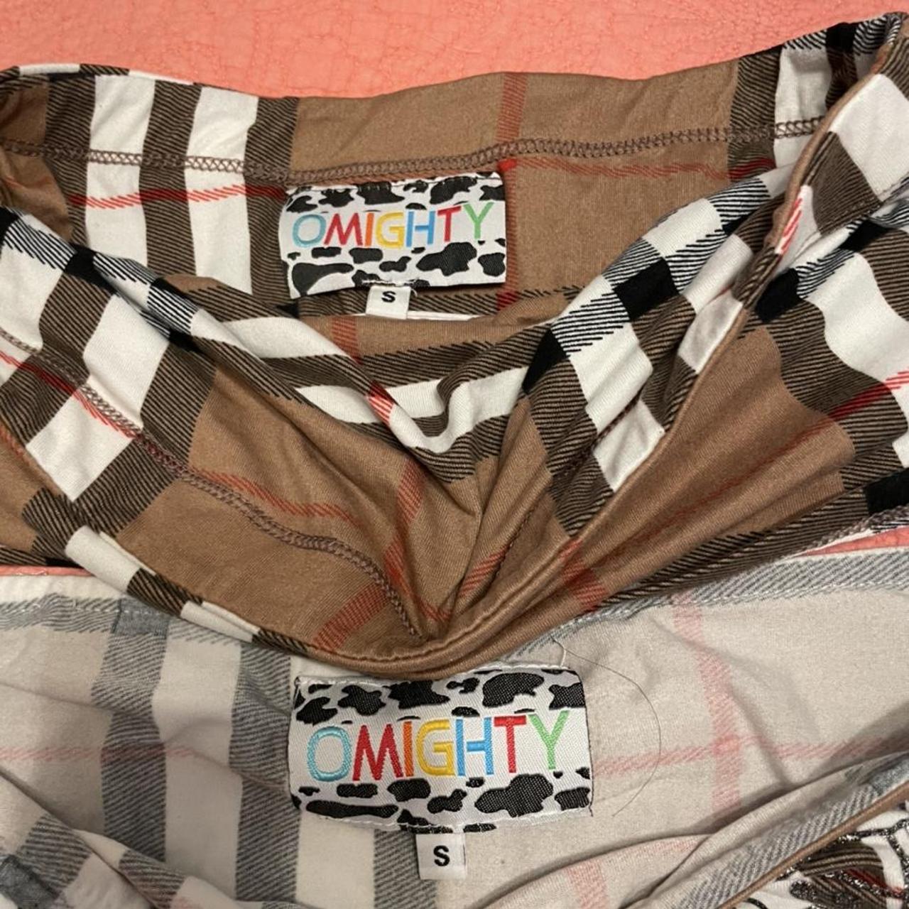 omighty Burberry like set PRICE IS FOR BOTH REATILS... - Depop