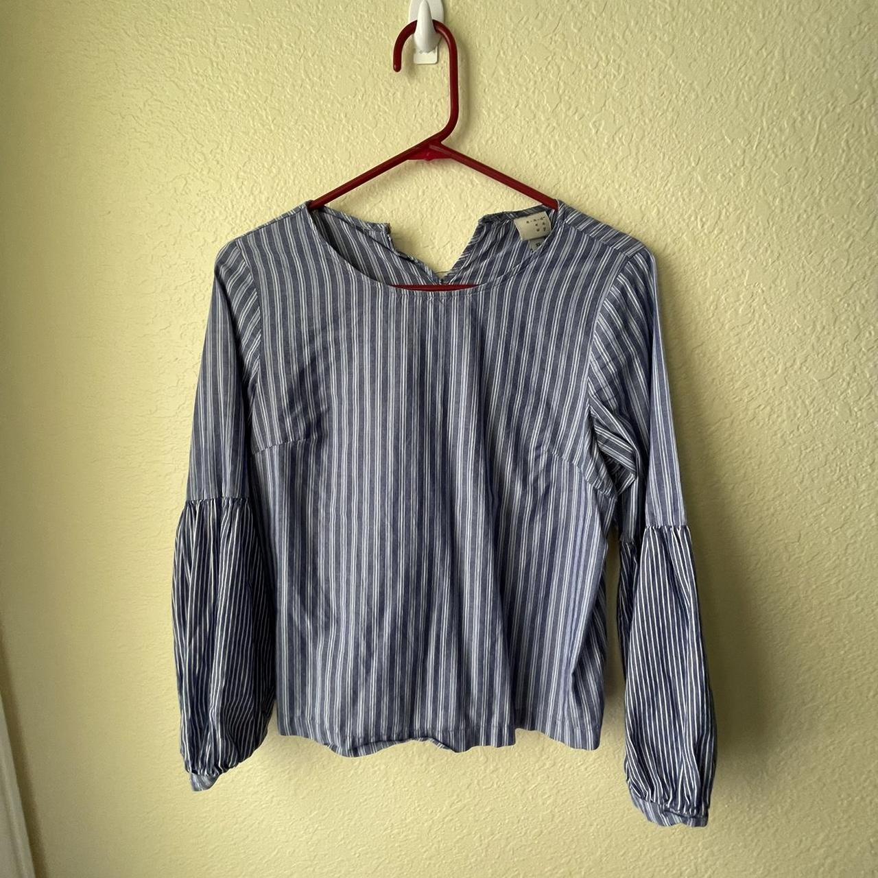 donna sheridan blue vertically striped top! this top... - Depop