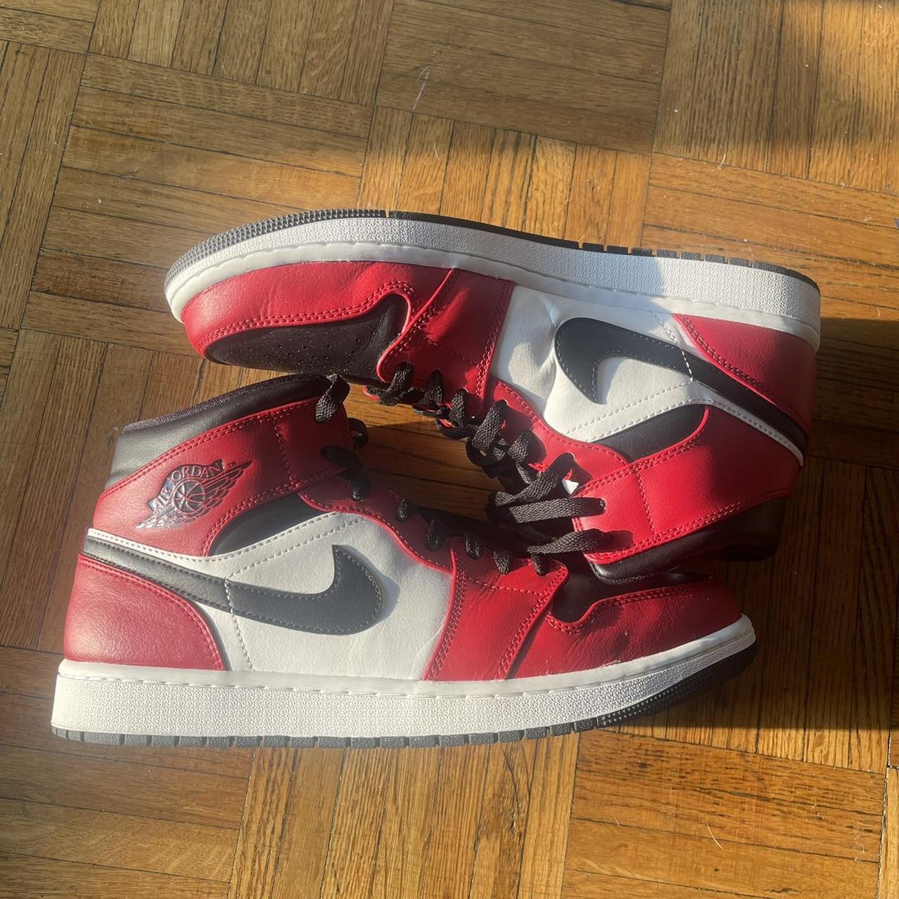 midtop jordan 1