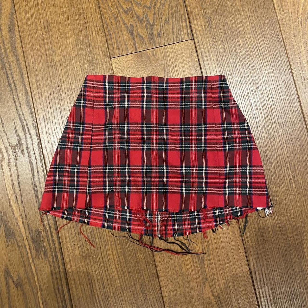 Brandy Melville Women's Red and Green Skirt Depop