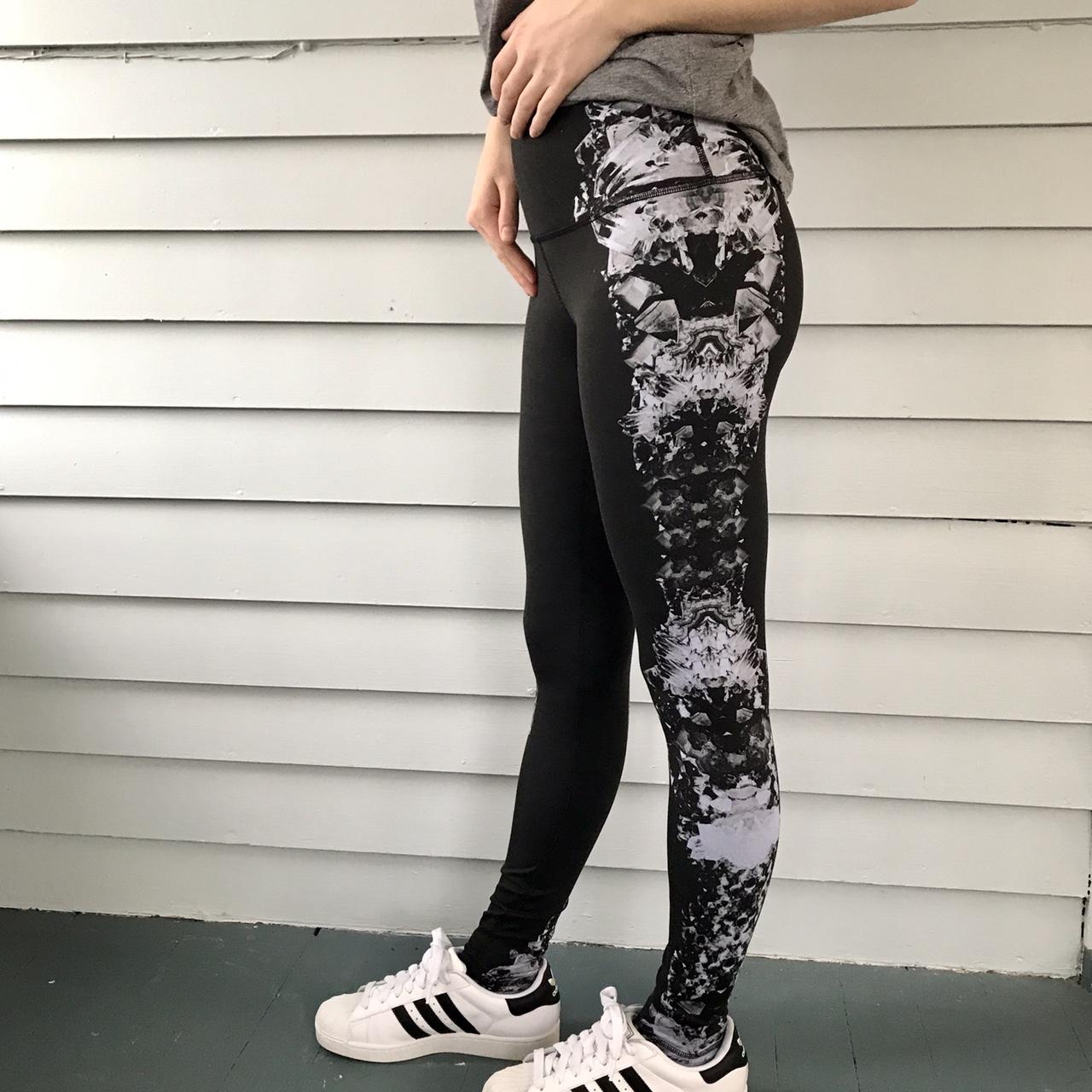 Alo leggings XS black grey, Abstract design on the