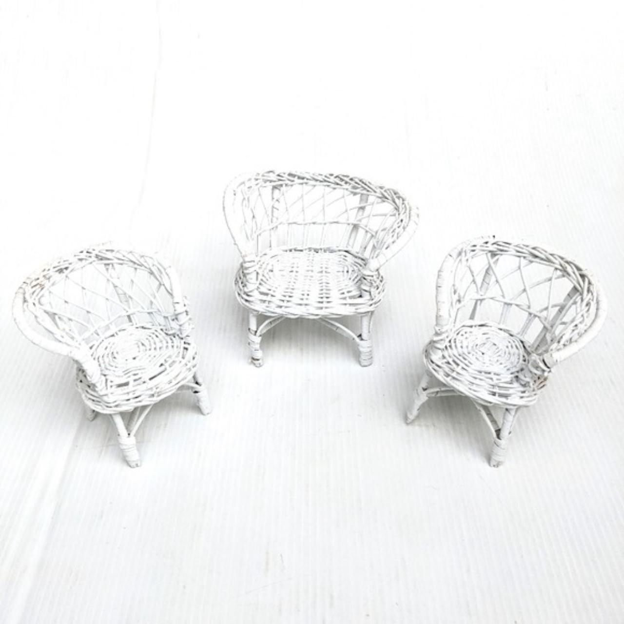 Small white deals wicker chair