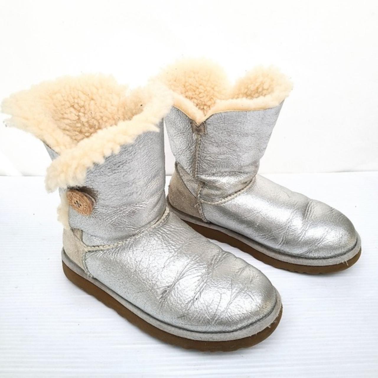 Ugg deals silver boots