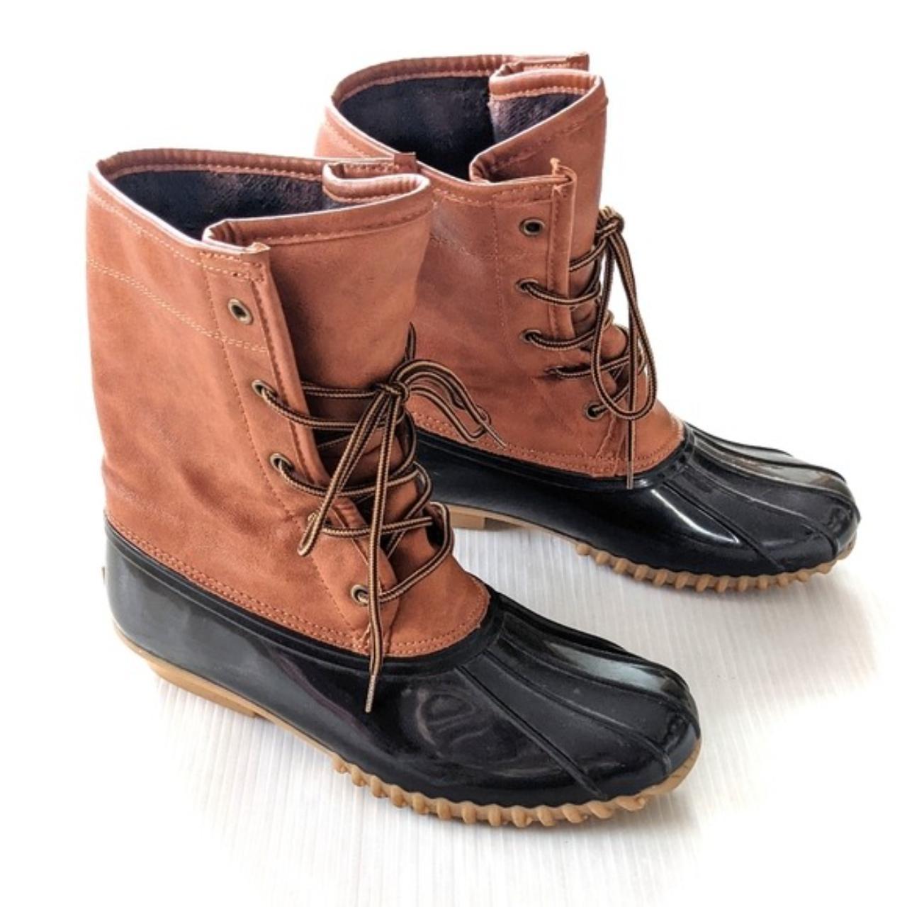 Initial duck outlet boots