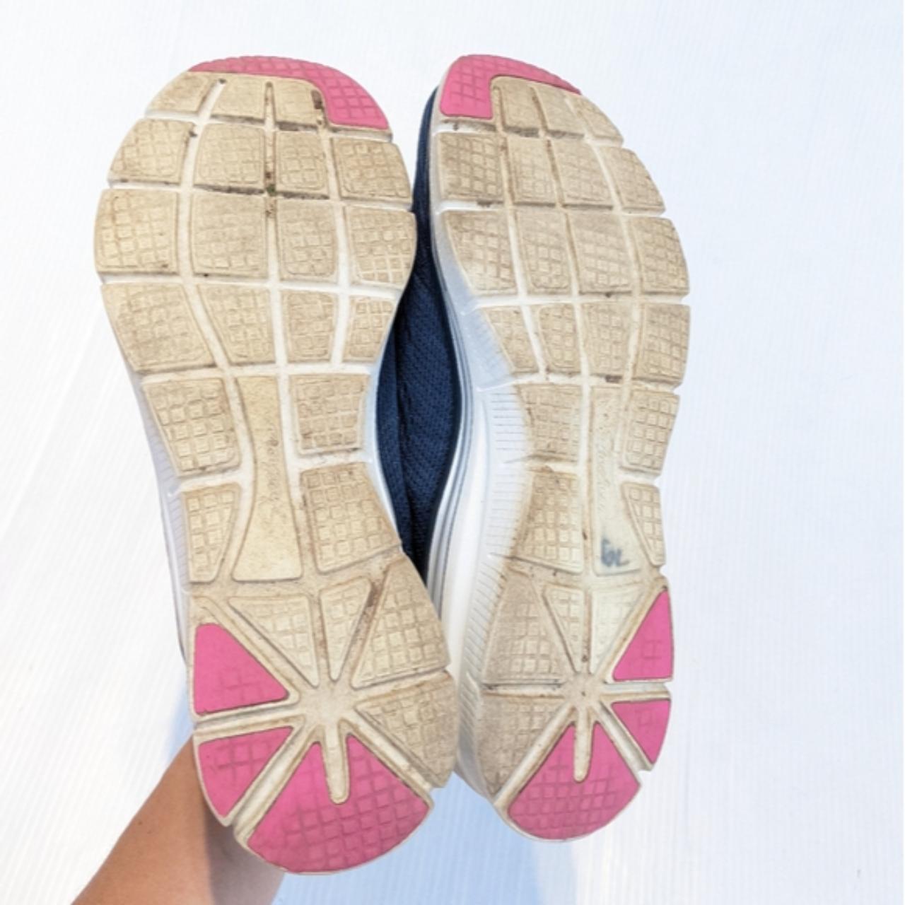 Skechers Lite Weight Air Cooled Memory Foam Depop