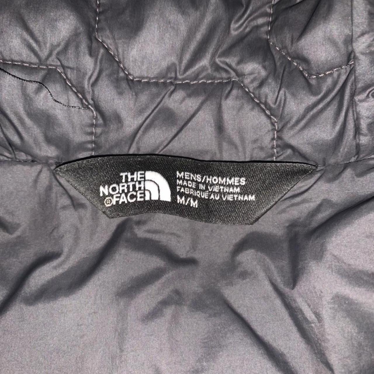 Mens North Face puffer (M) Small scuff on front... - Depop