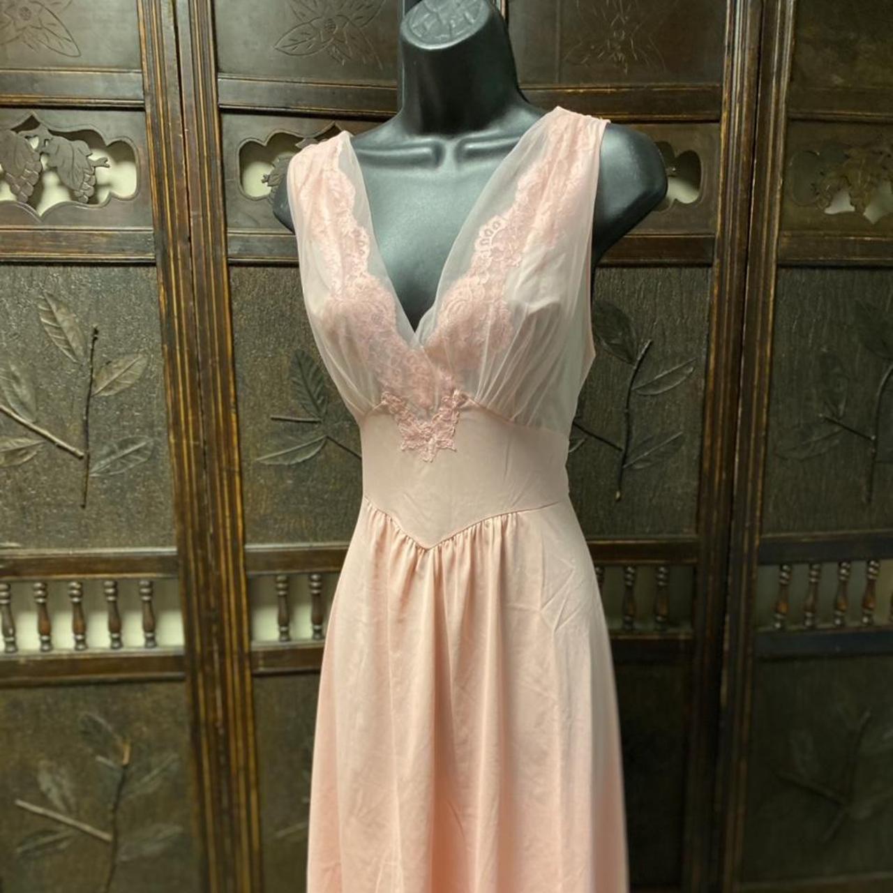 Vanity Fair Women's Pink Nightwear