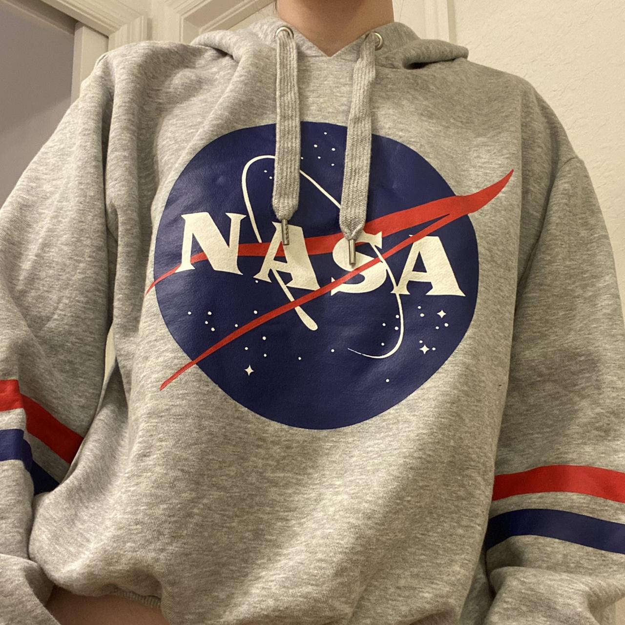 super cute and comfy NASA cropped hoodie condition