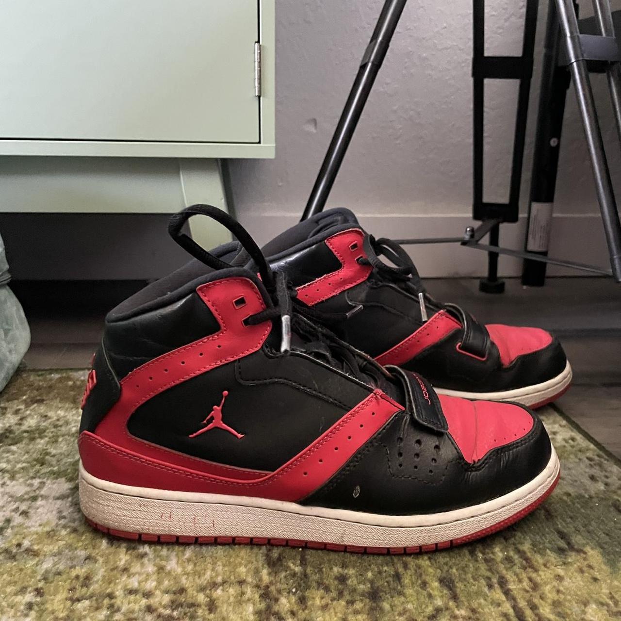 Red jordans sales size 7