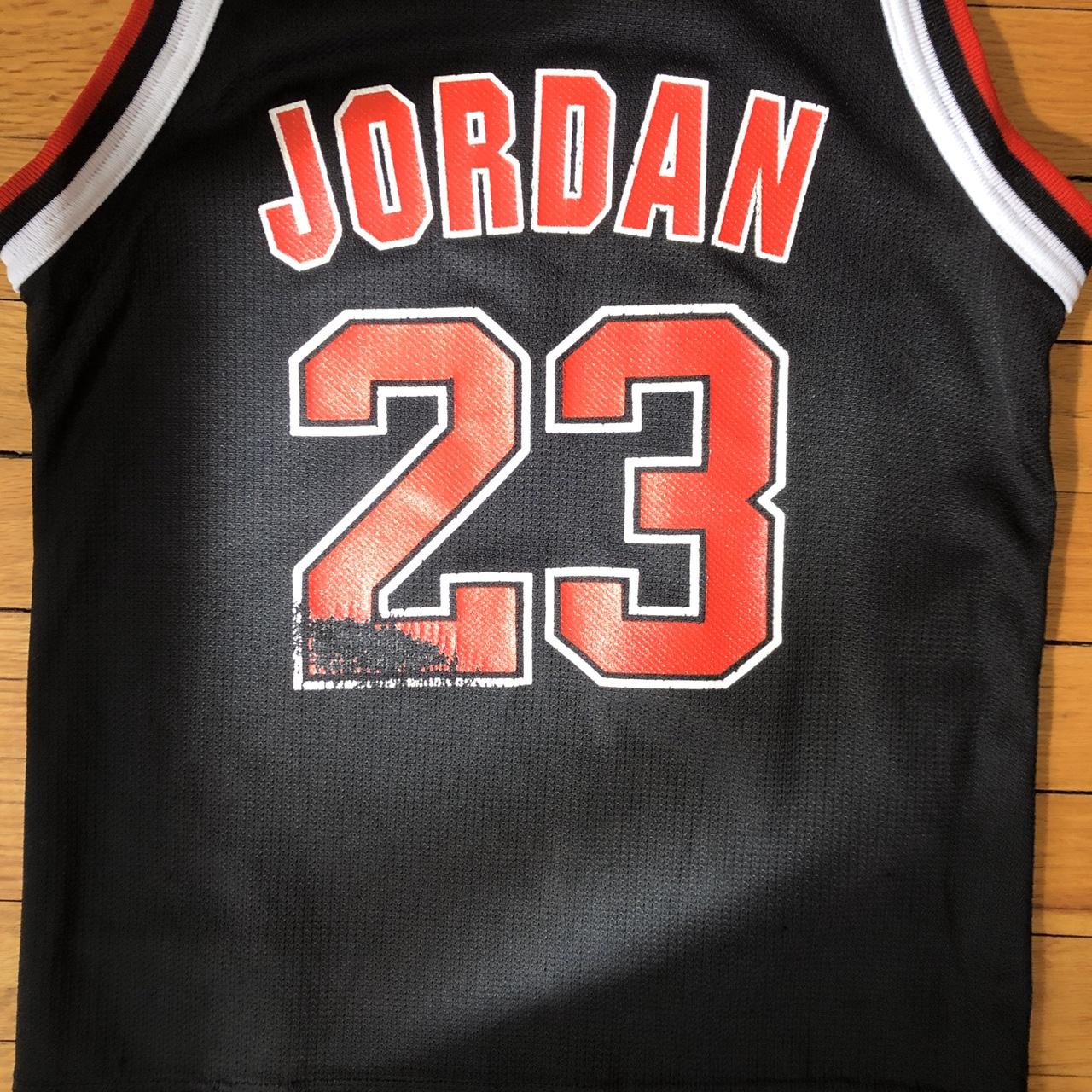 90s chicago bulls michael jordan jersey by... - Depop