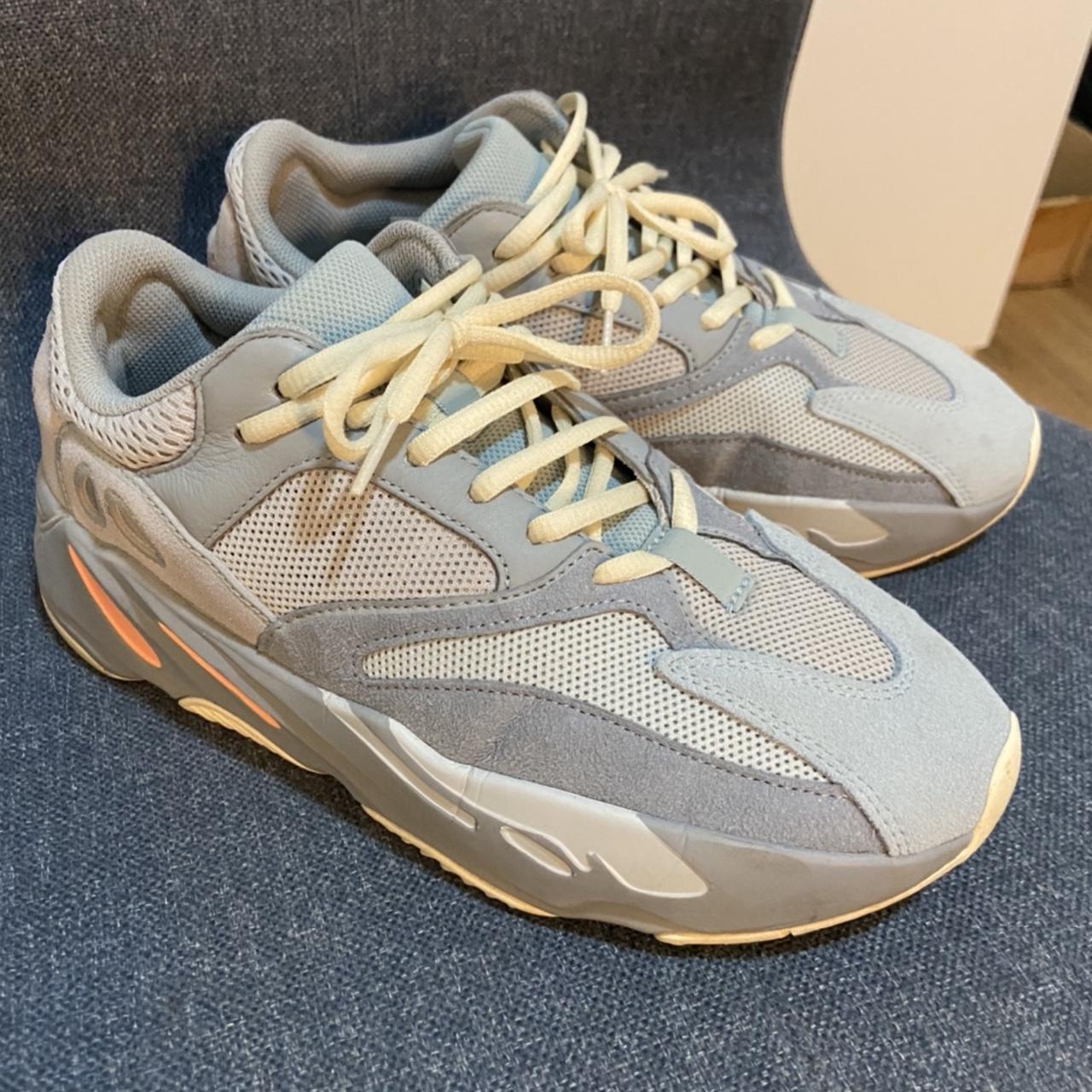 Yeezy sales 700 lacing