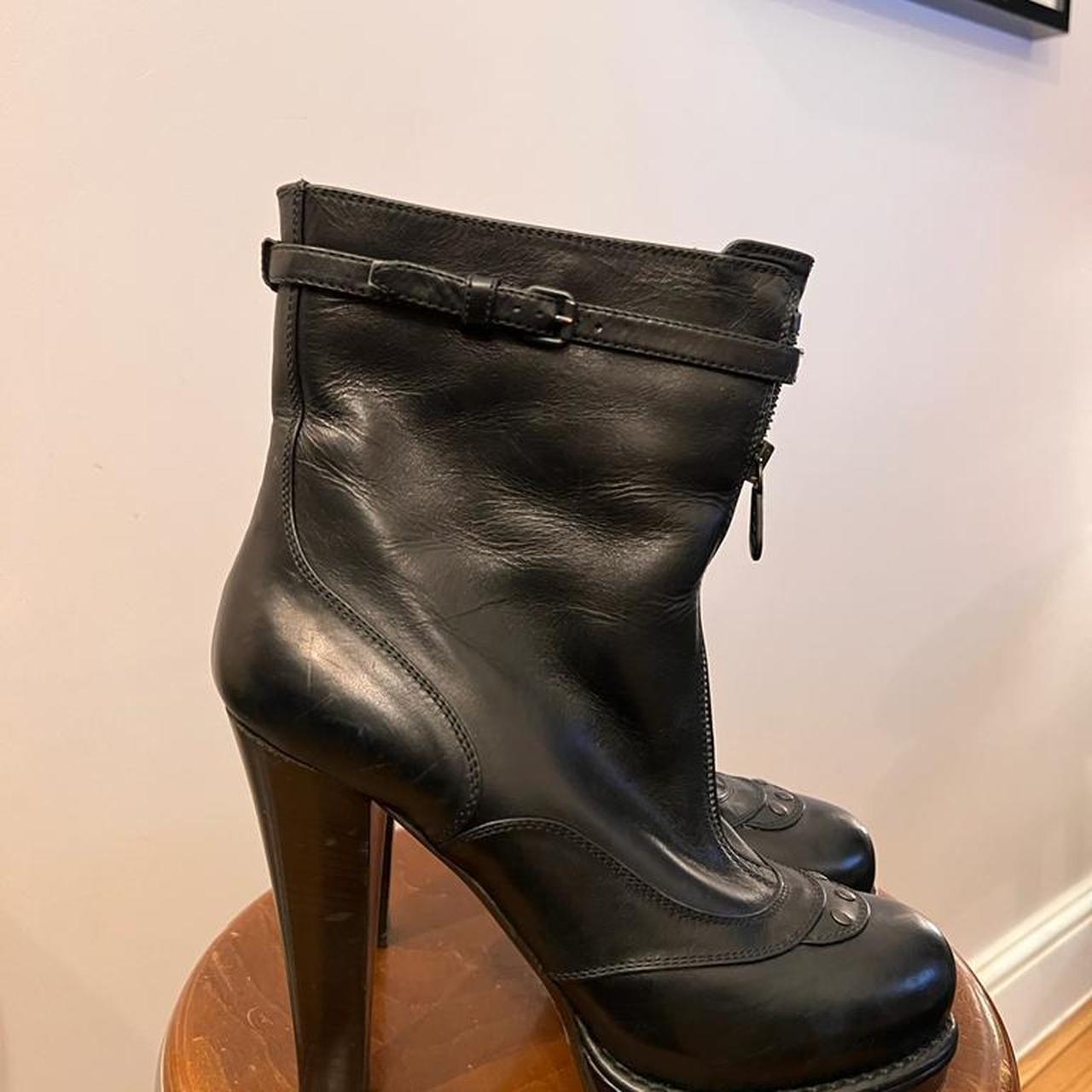 Black leather Bottega Veneta heeled boots - Depop