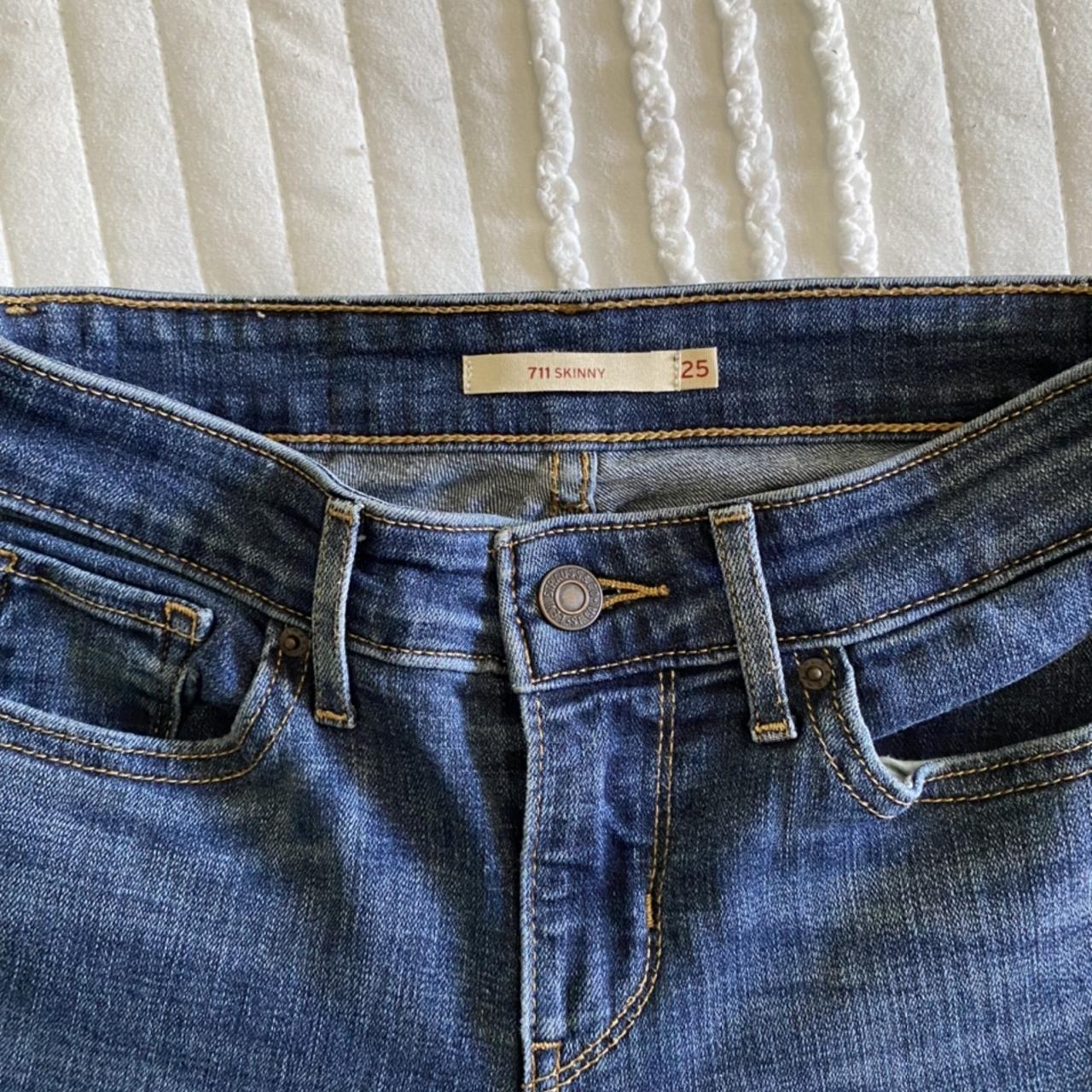 Levi's Women's Blue Jeans | Depop