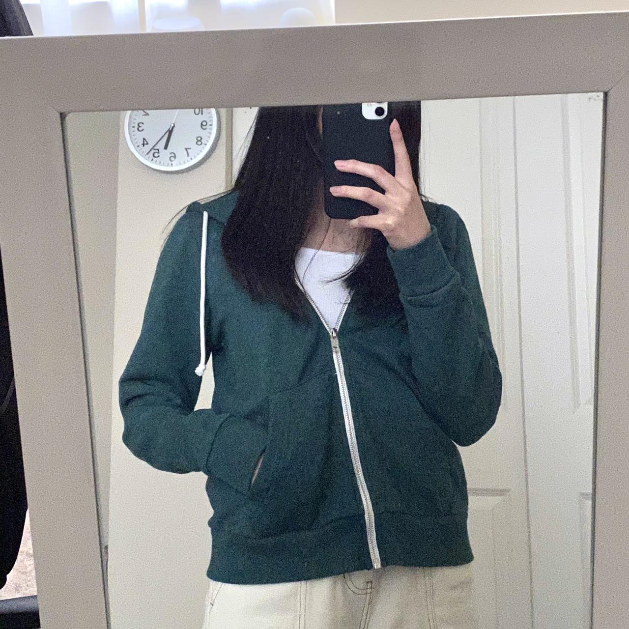 H&M New York hoodie green #h&m #hoodie #newyork - Depop