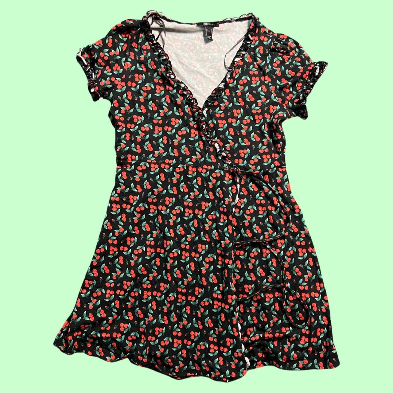 Forever 21 Women's Black and Red Dress Depop