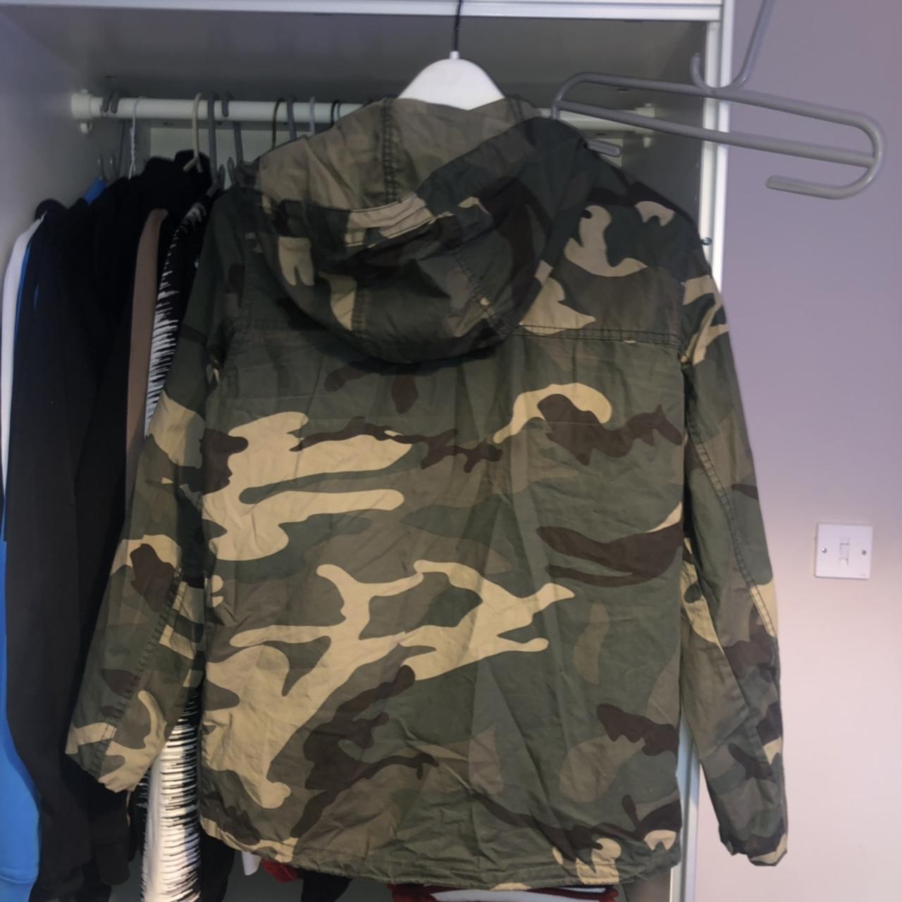 Men s Pull Bear Camo Jacket Size Small 10 10