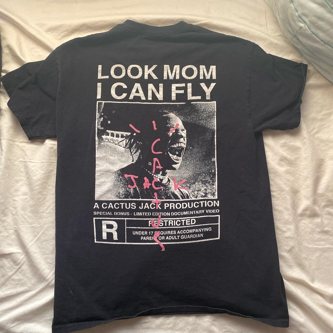 LOOK MOM I CAN FLY shirt 💸💸💋💋💘💘💖. size medium but... - Depop