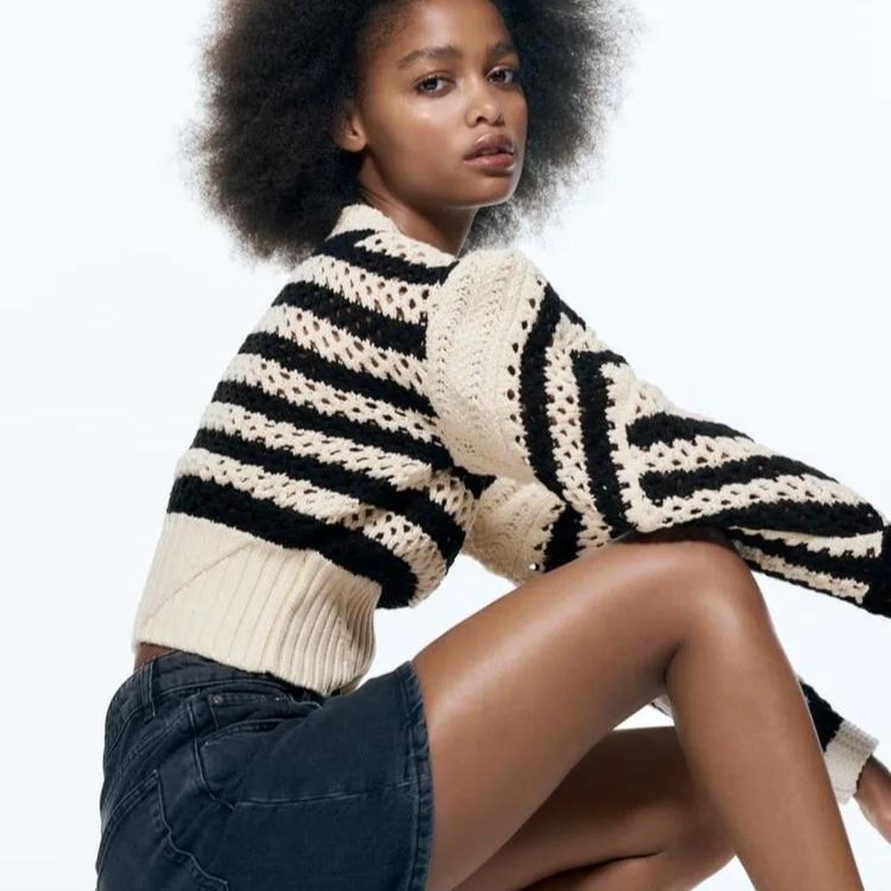 Zara Women's Black and White Jumper Depop