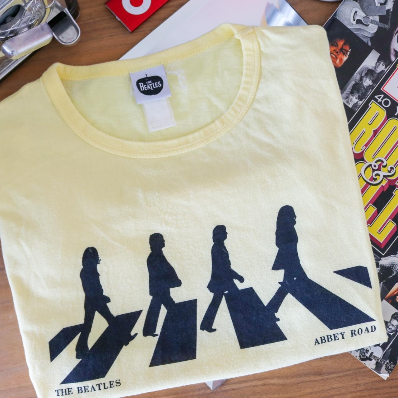 Apple Women's Yellow and Black T-shirt