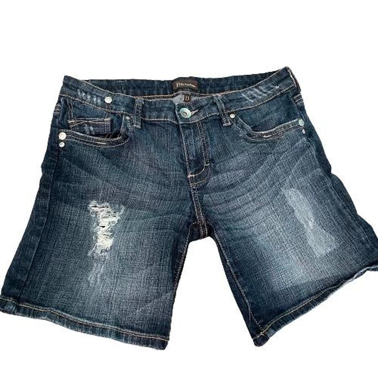 Y2k 2000s Bermuda denim jean shorts. Mom shorts... - Depop